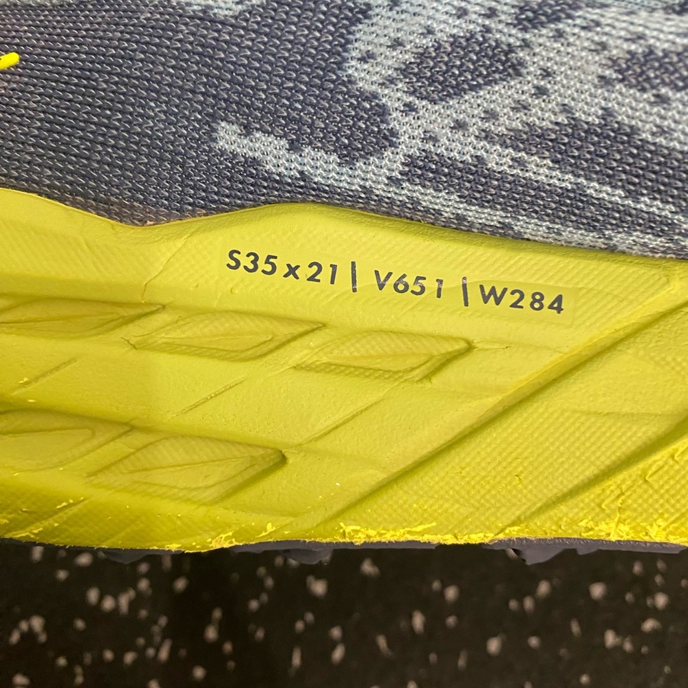 Hoka  One One Speedgoat 5 men’s 8.5D Athletic Shoes in Blue and Neon Yellow - Picture 8 of 10
